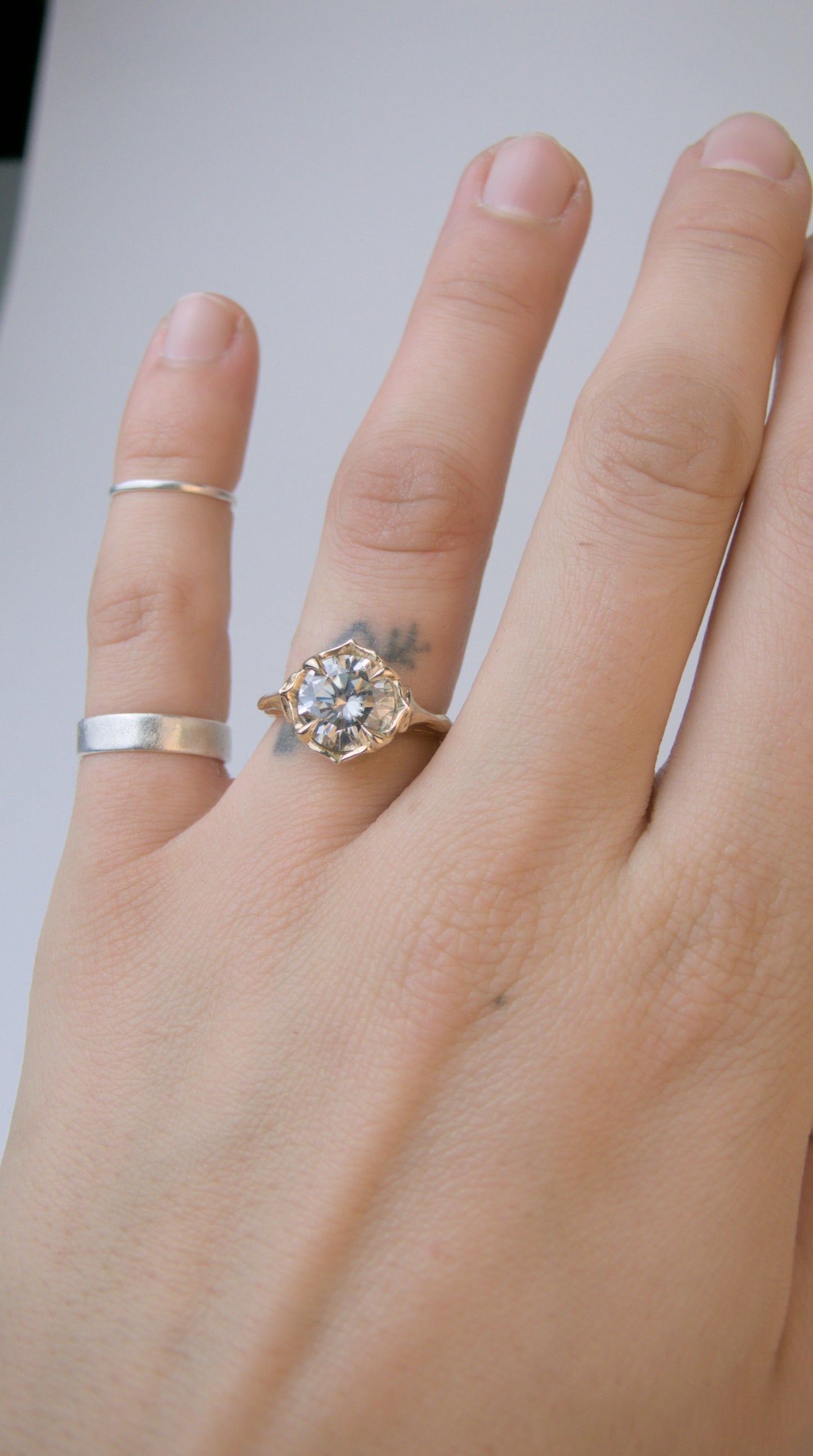 Daphne // Grey Moissanite