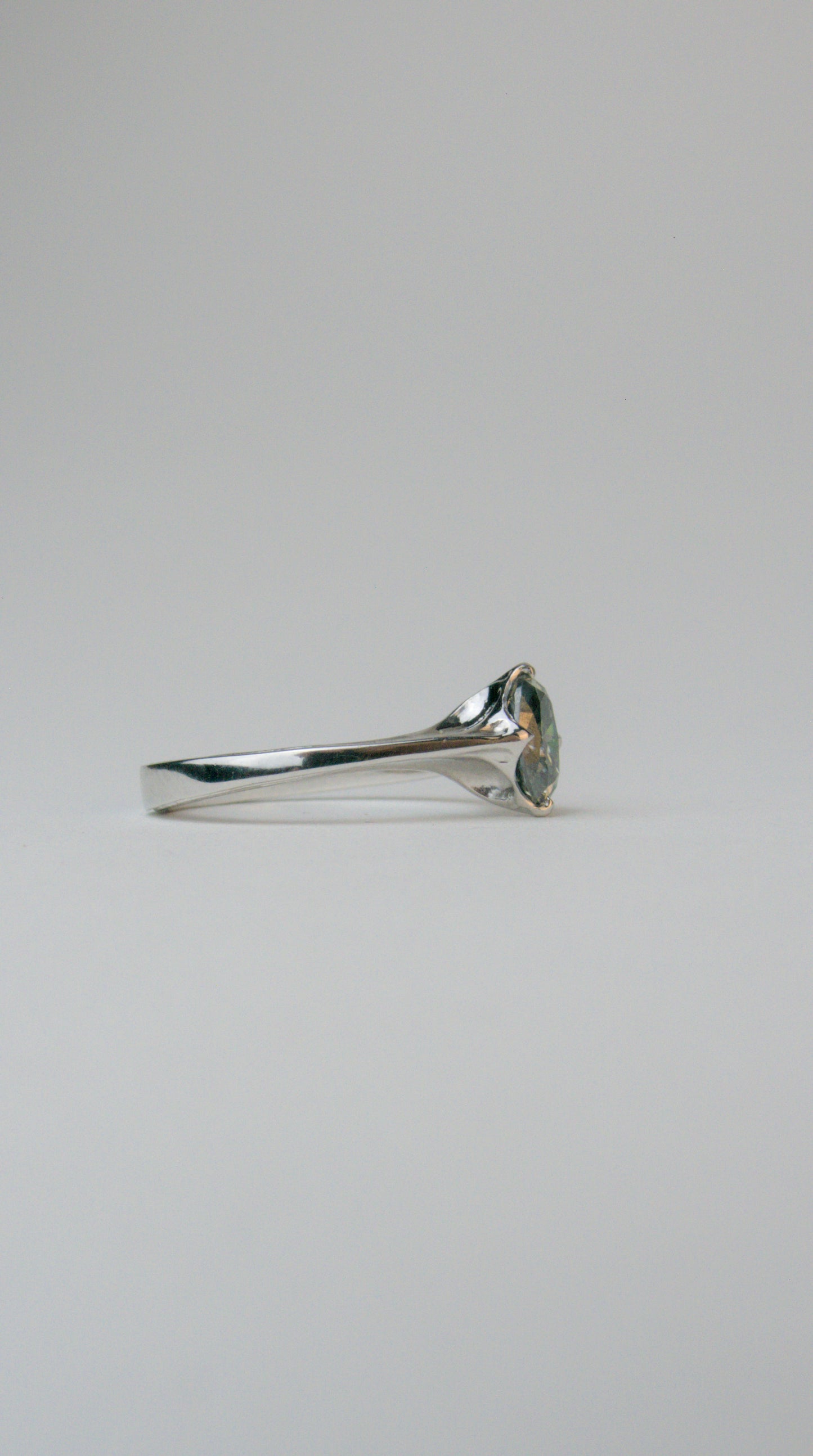 Alcove // Grey Moissanite