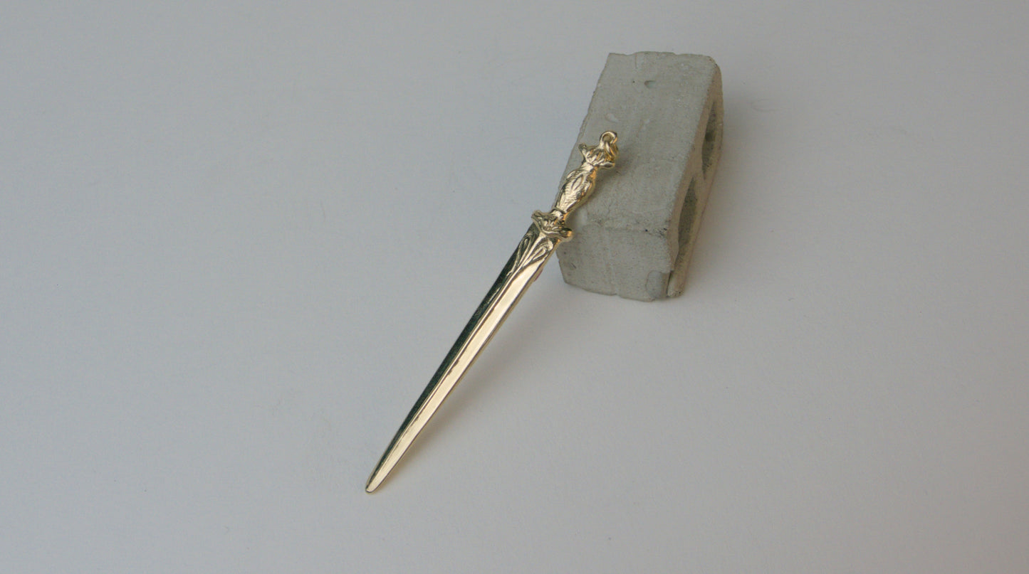 The Ceremony // Single Dagger Necklace III
