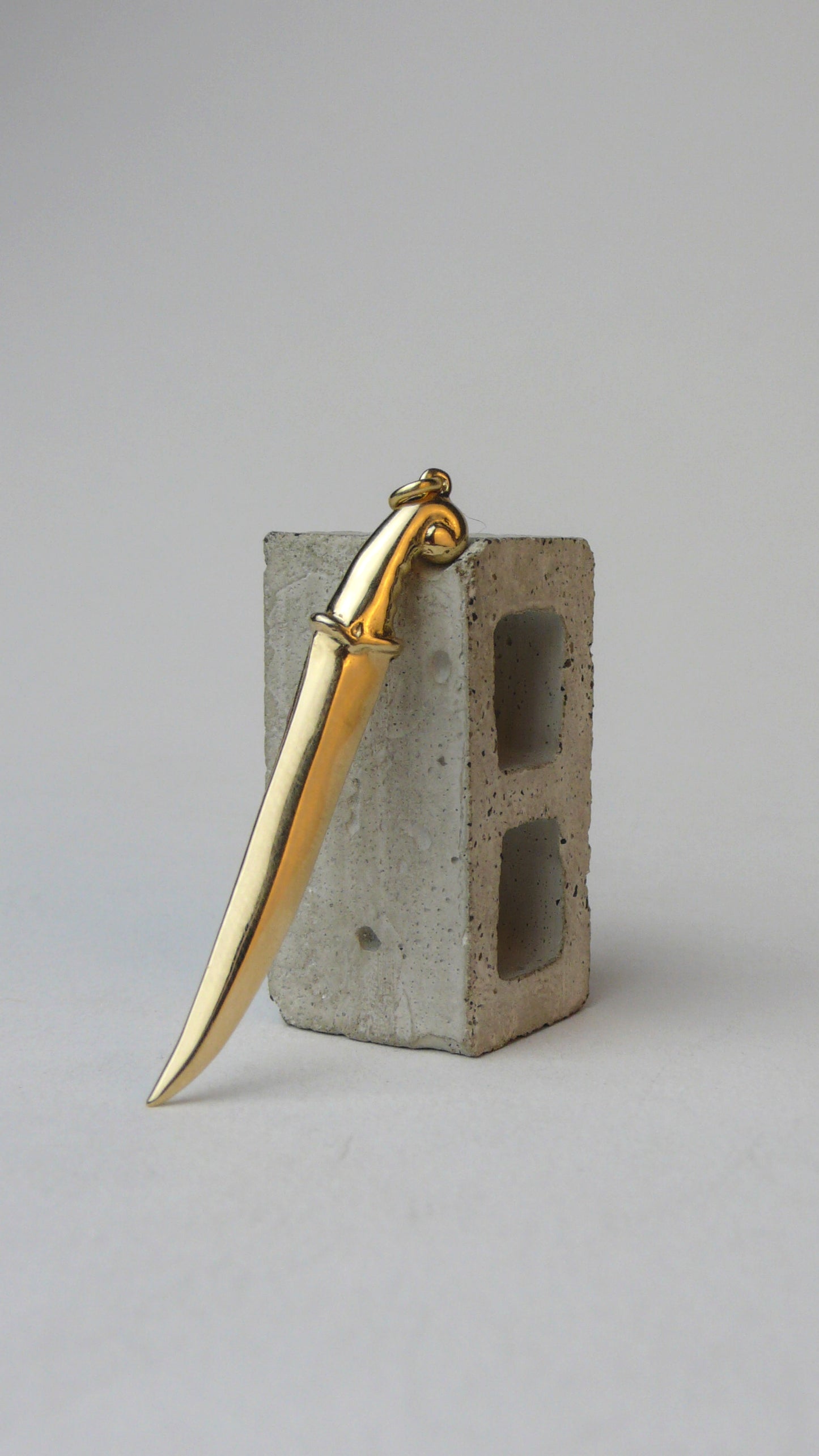 The Ceremony // Single Dagger Necklace V