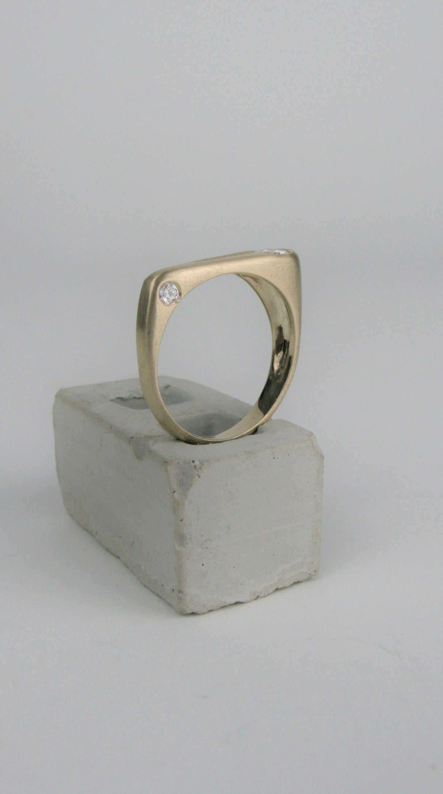 Slingshot Ring in 14k Gold with Natural Recycled Diamonds