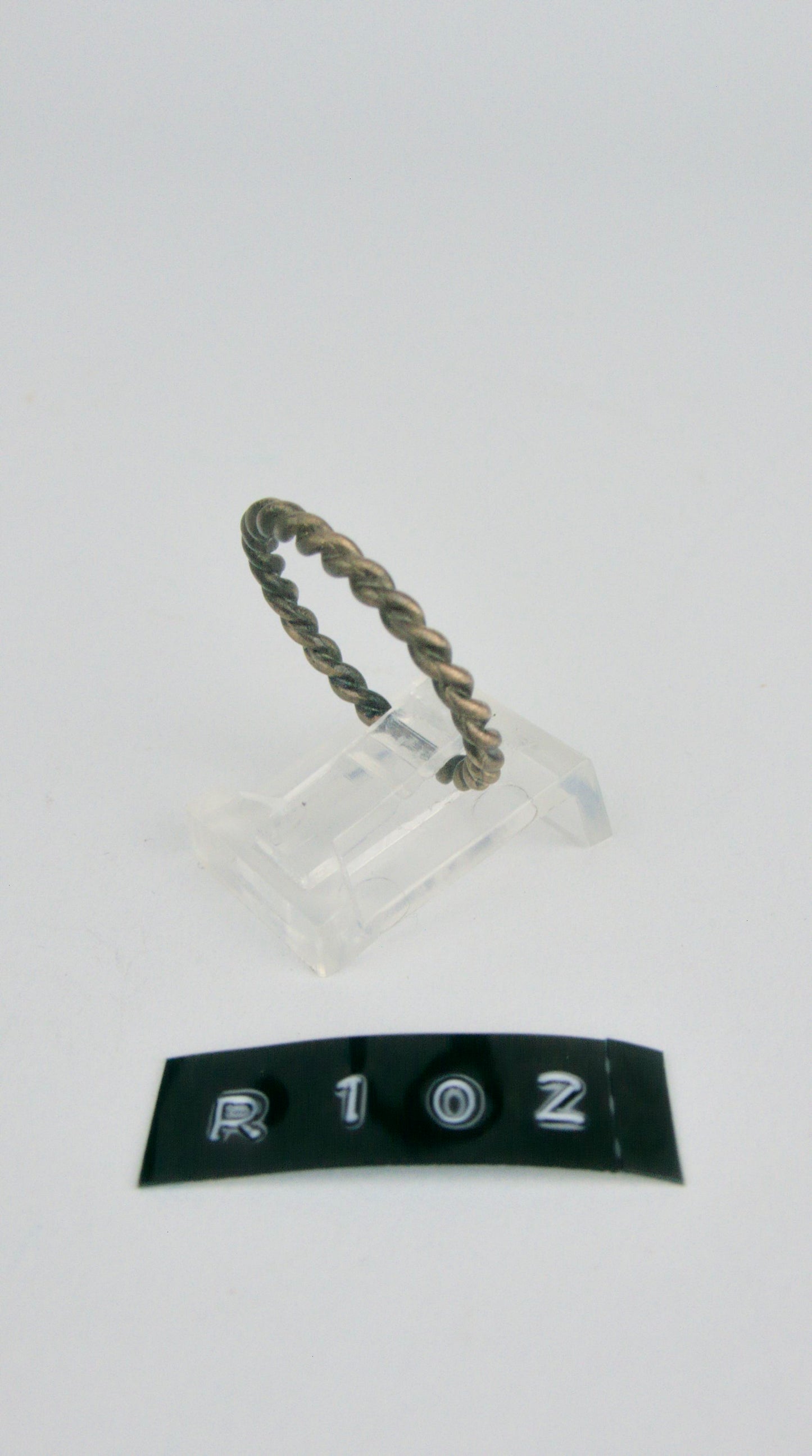 R 102