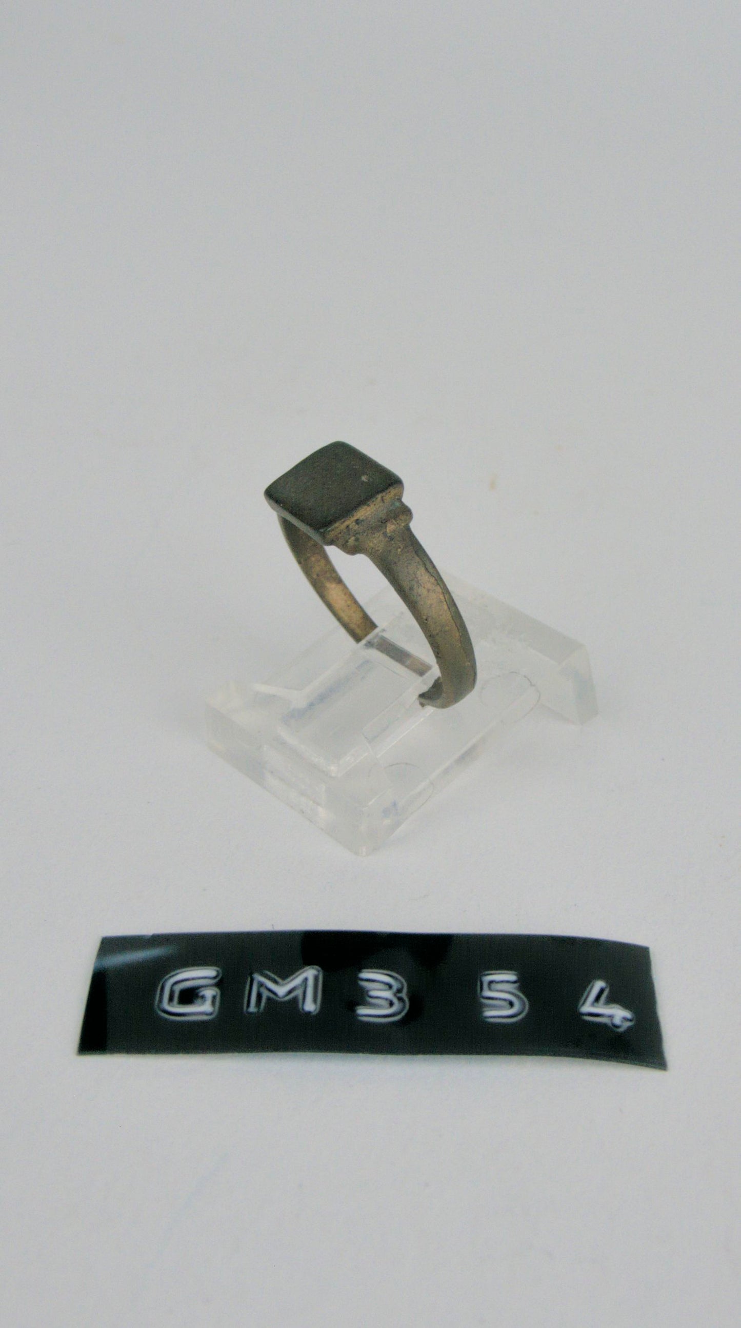 GM 354
