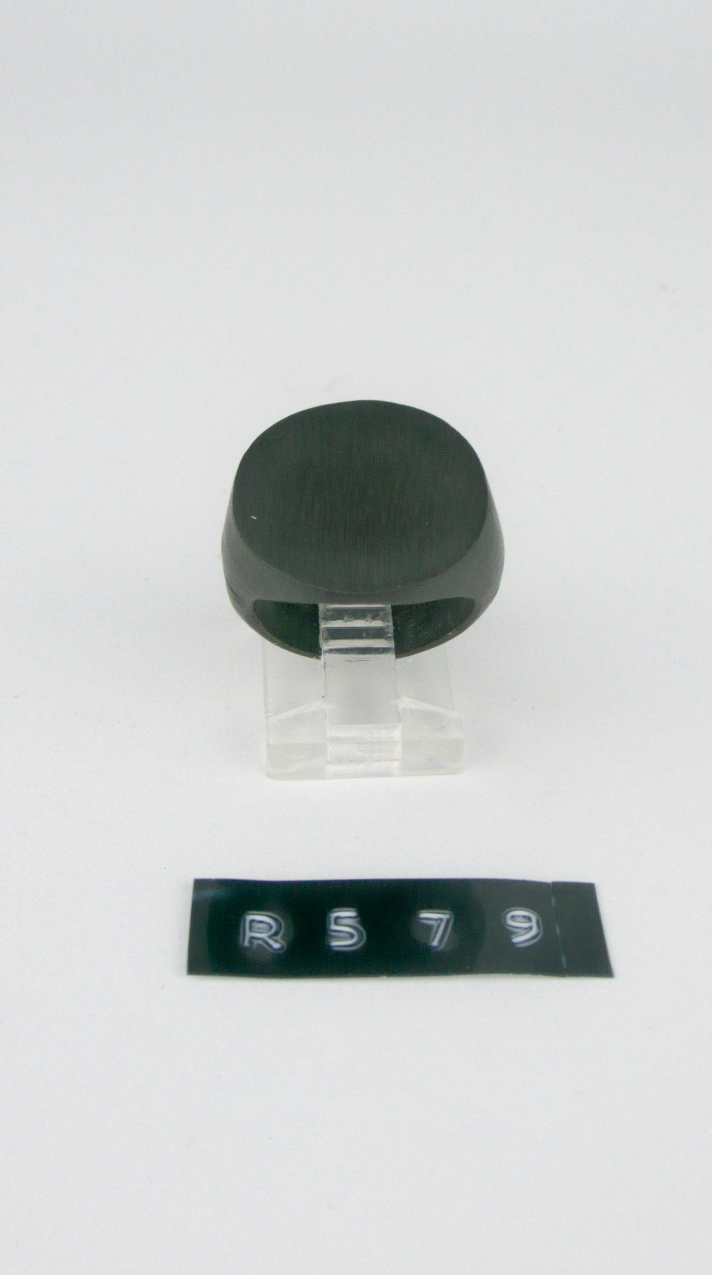 R 579