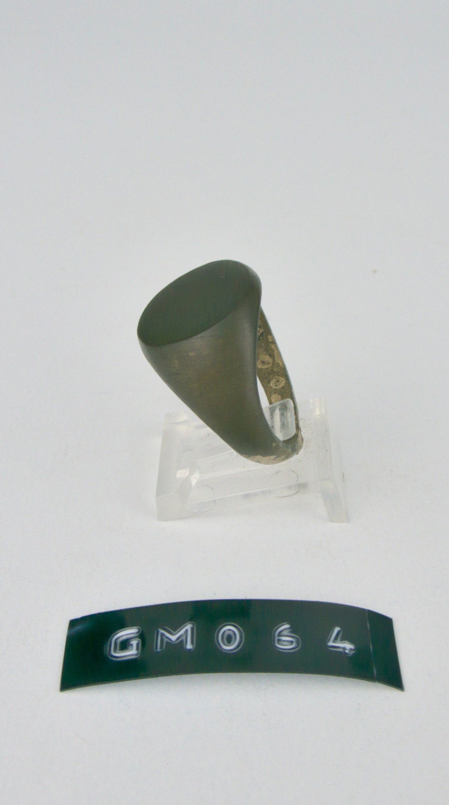 GM 064