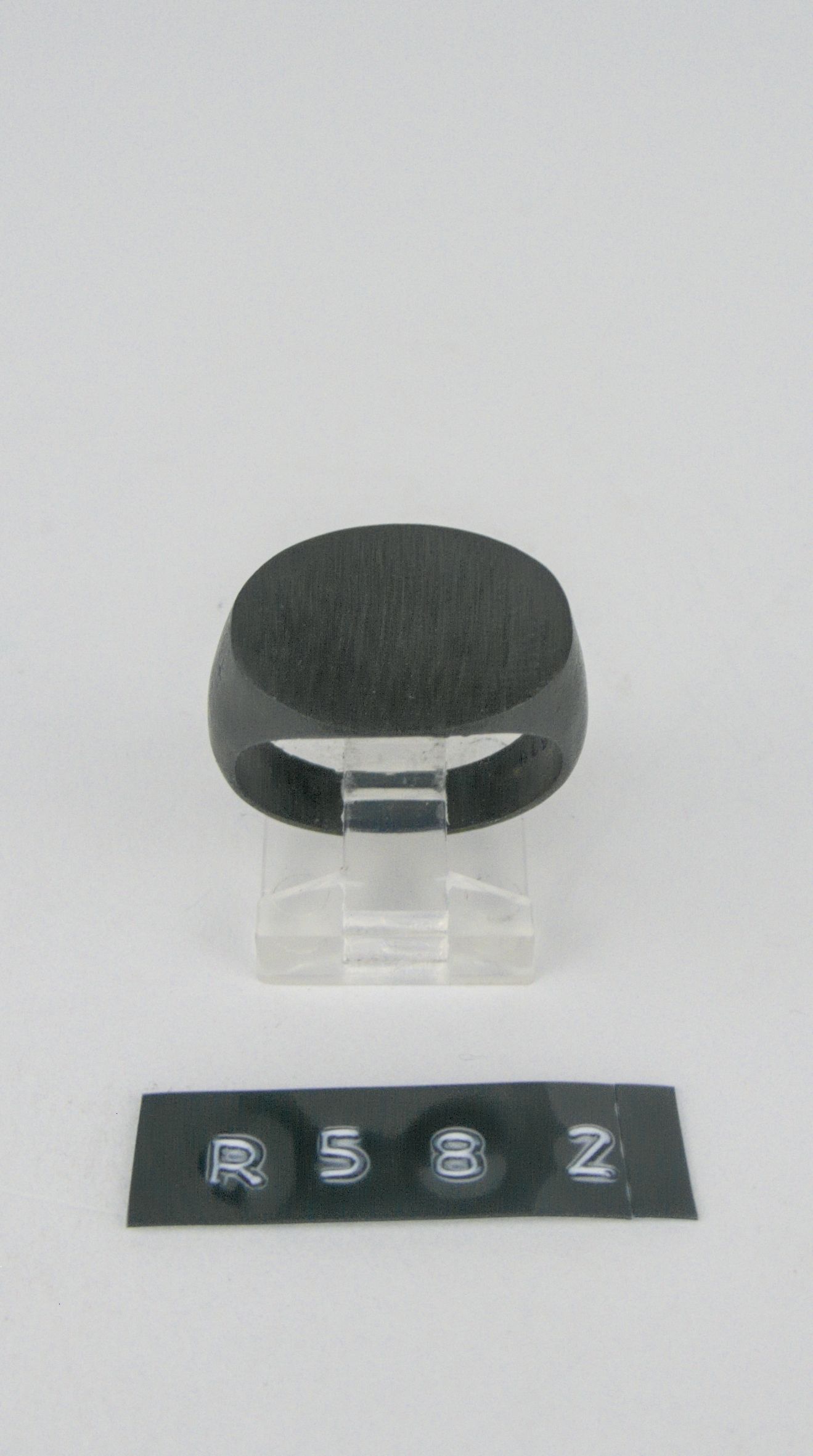 R 582
