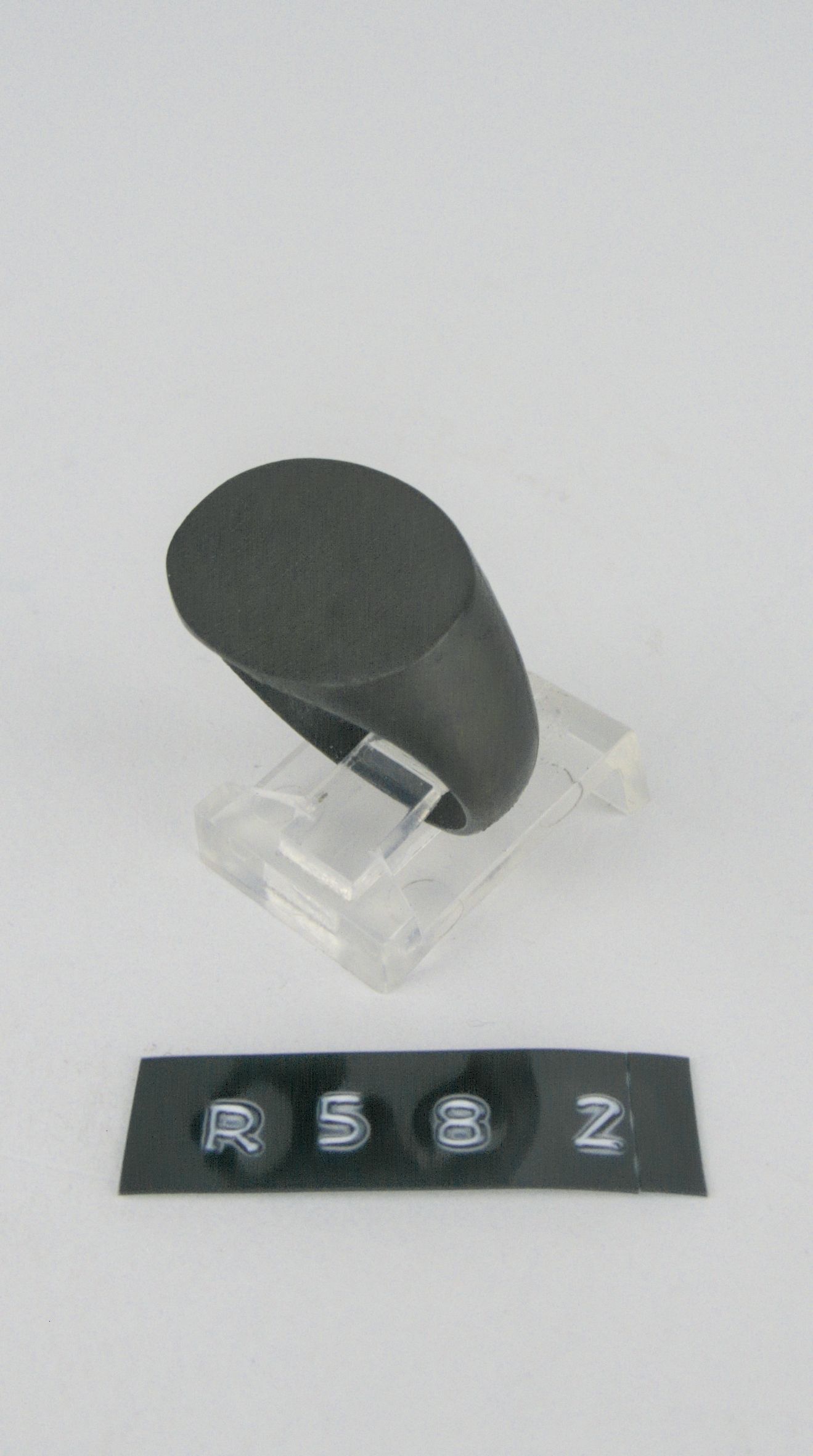 R 582