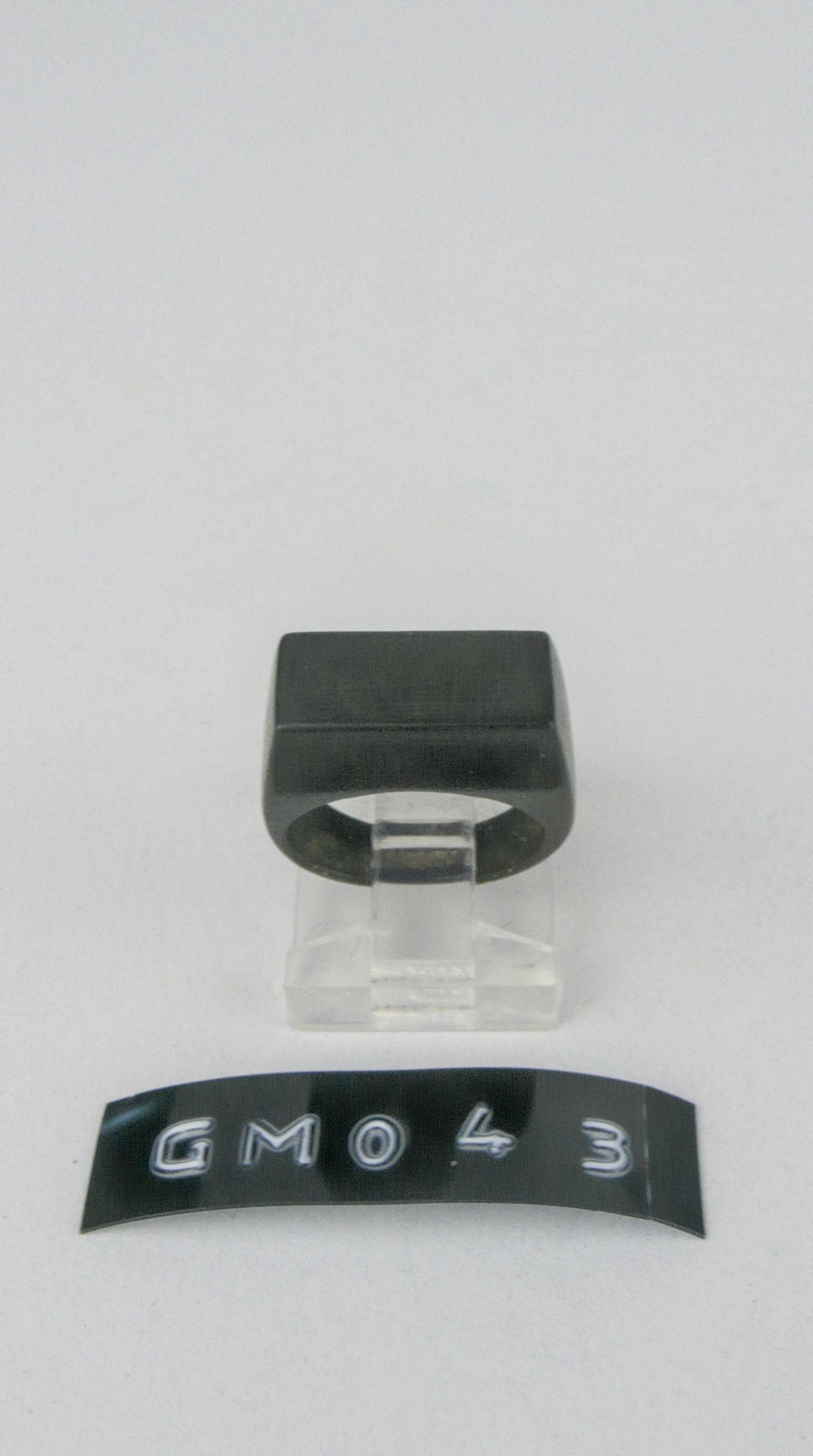 GM 043
