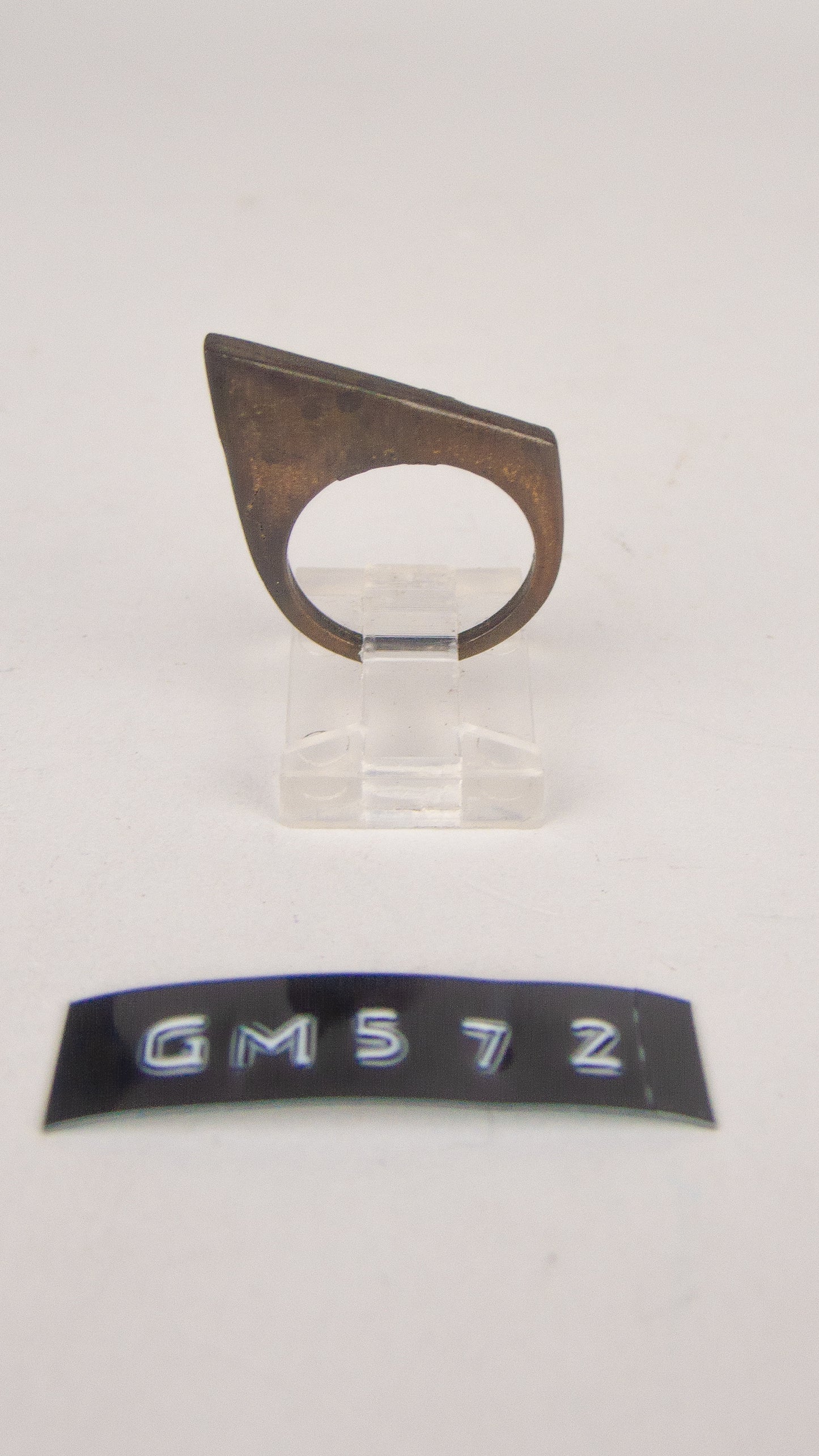 GM 572