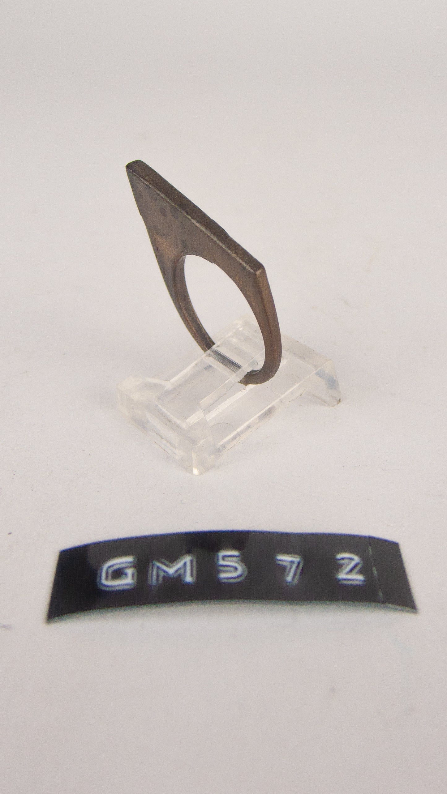 GM 572