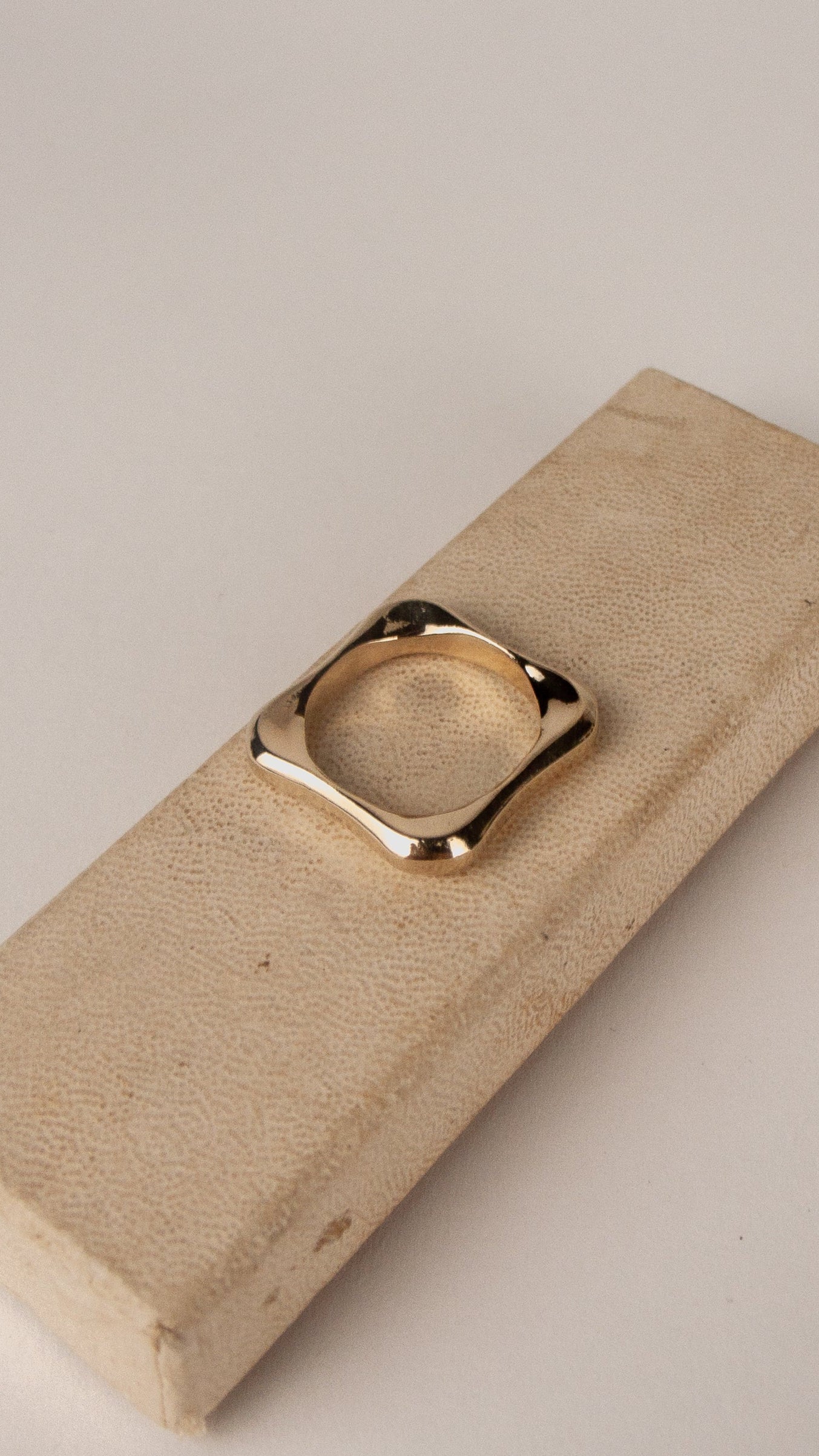Squround Ring 10K Yellow