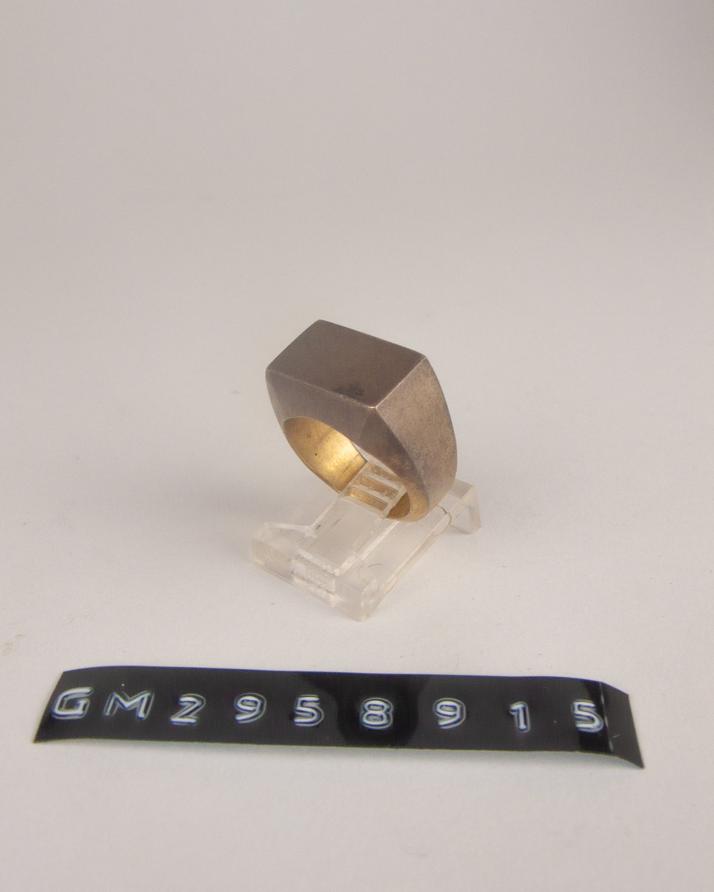 GM 2958915
