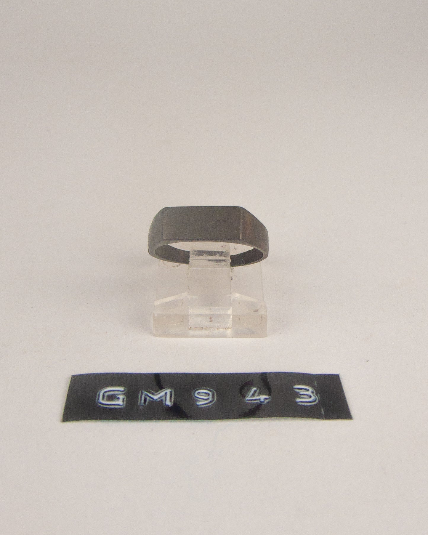 GM 943