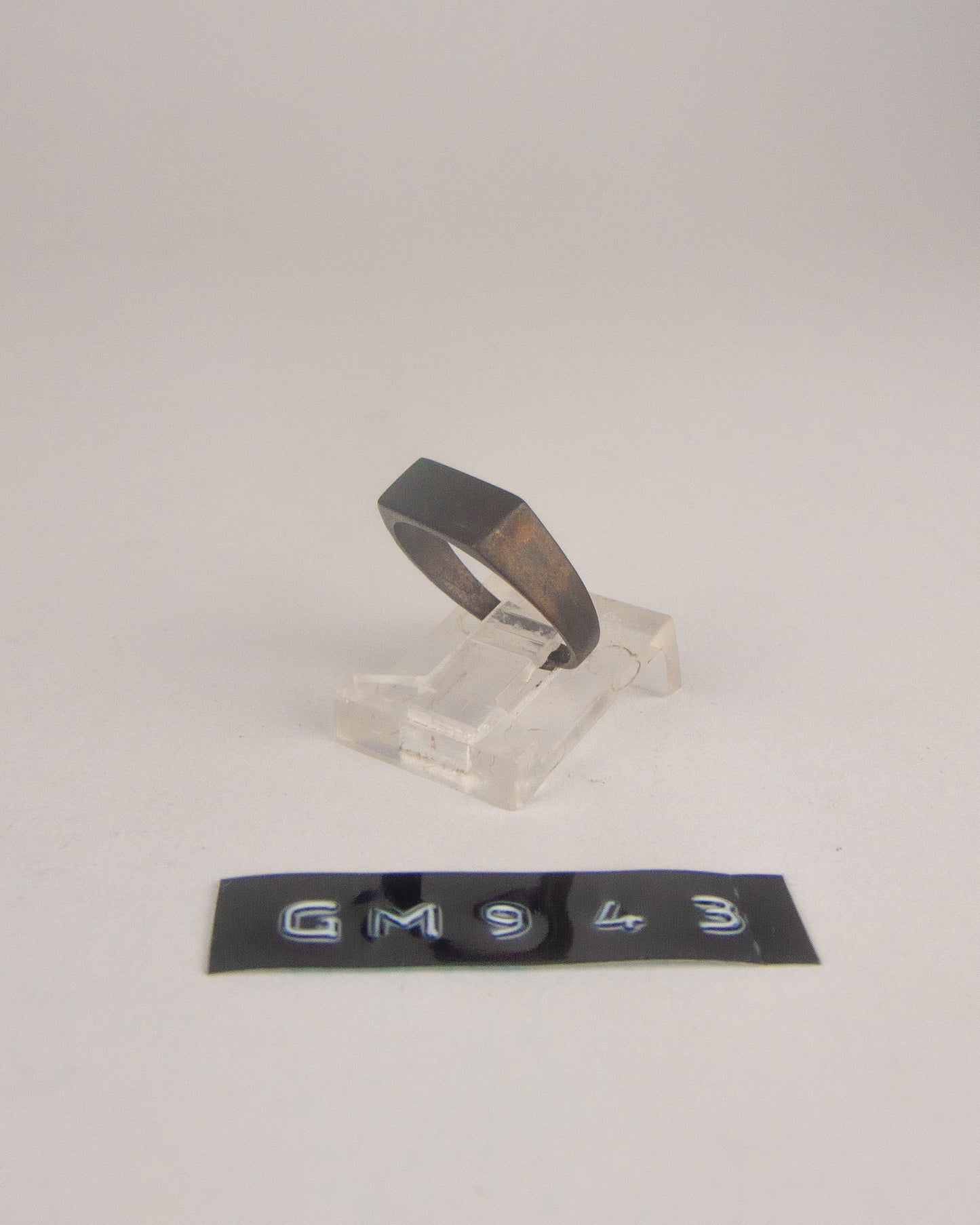 GM 943