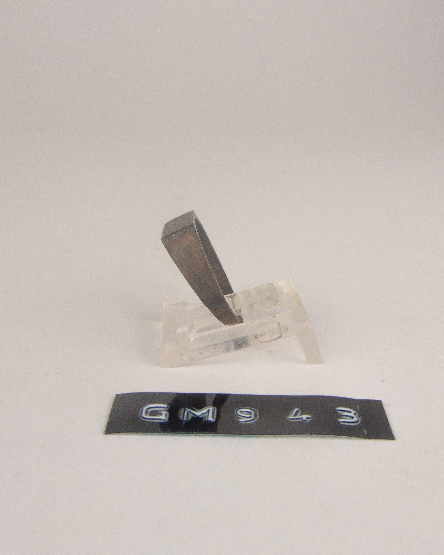GM 943