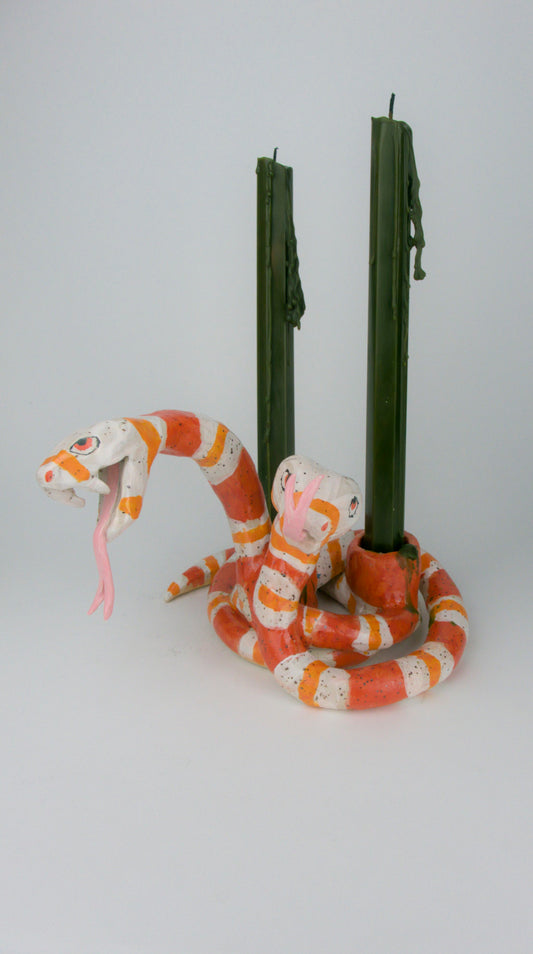 Hiss + Tell‬‭