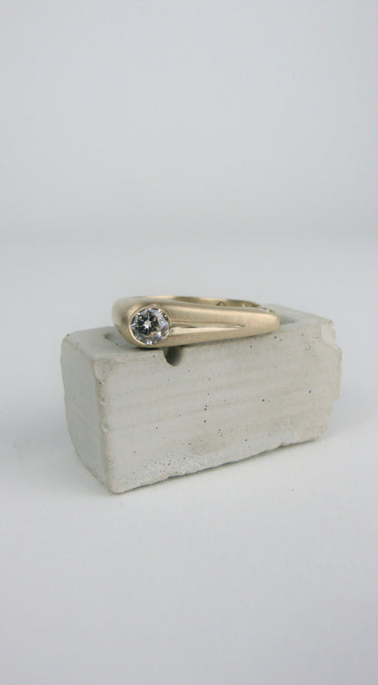 Slingshot Ring in 14k Gold with Natural Recycled Diamonds