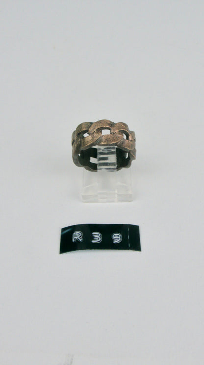 R39