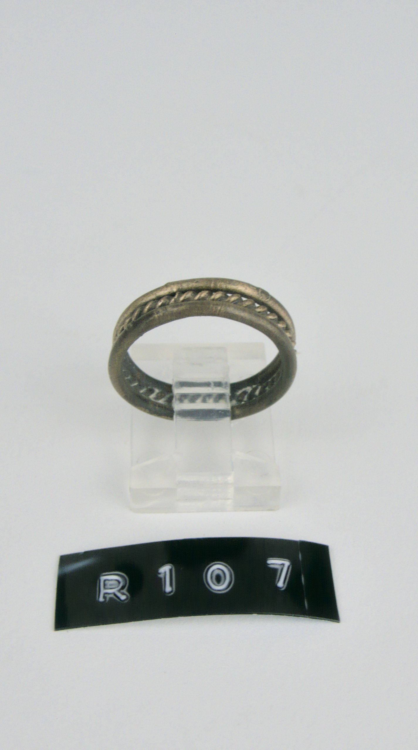 R 107