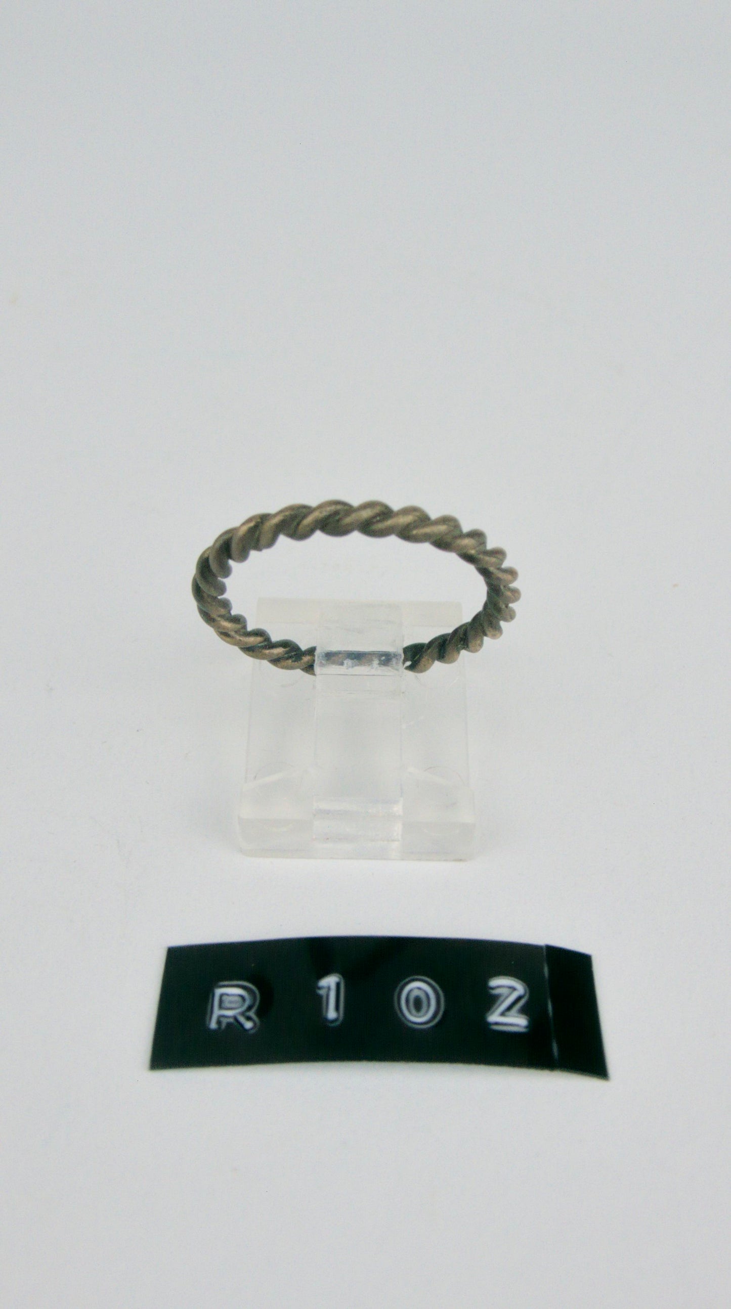 R 102