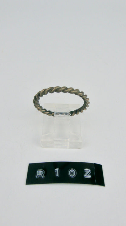 R 102