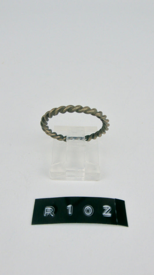 R 102