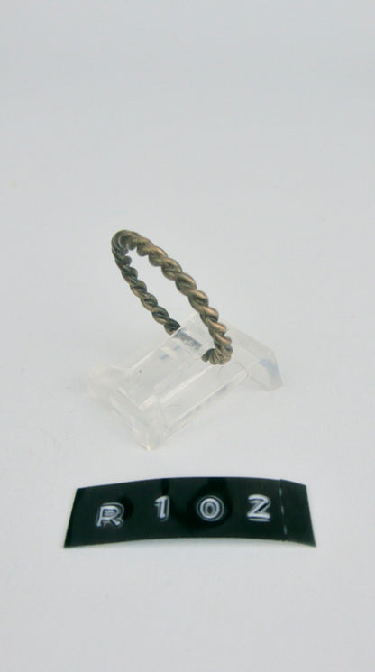 R 102