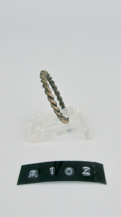 R 102