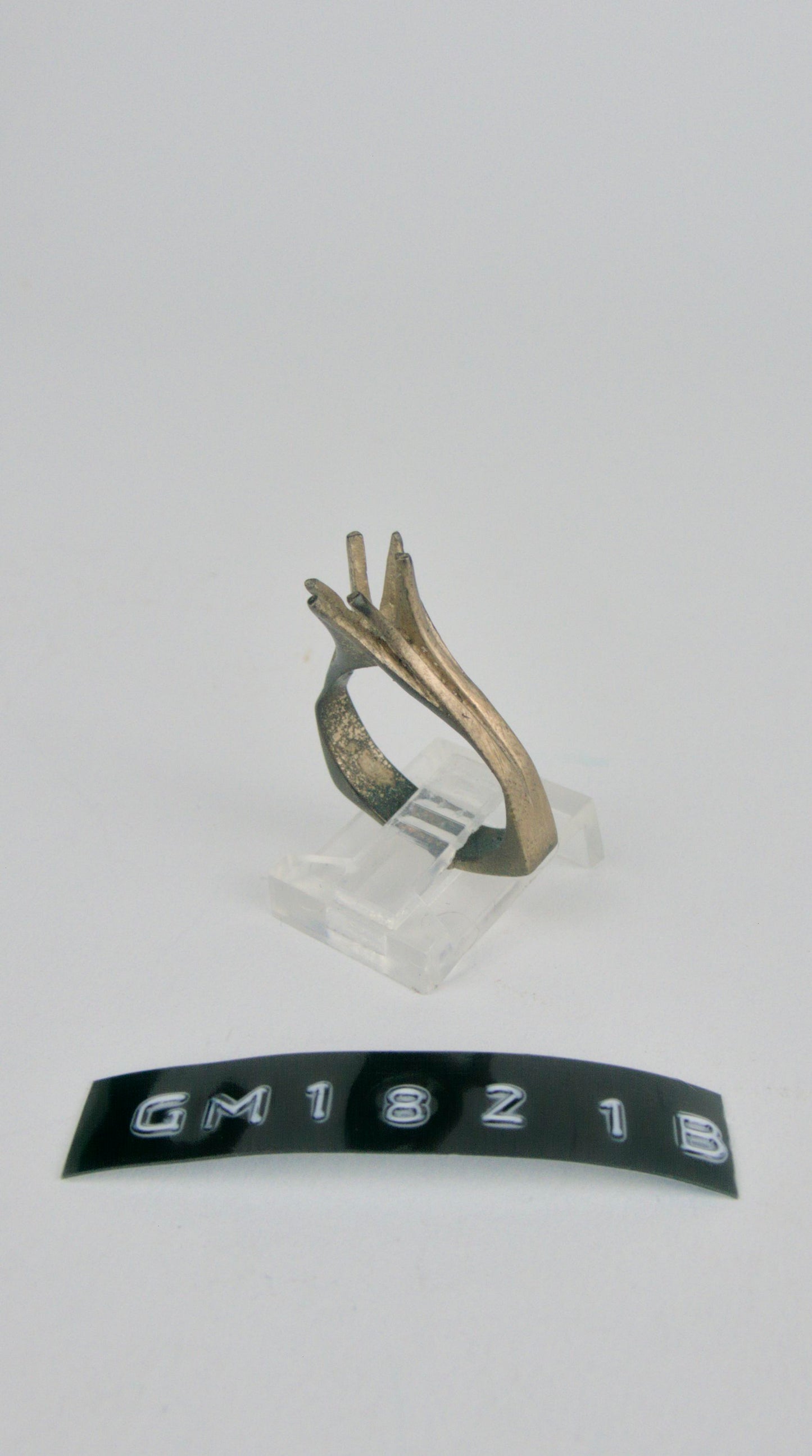 GM 1821B