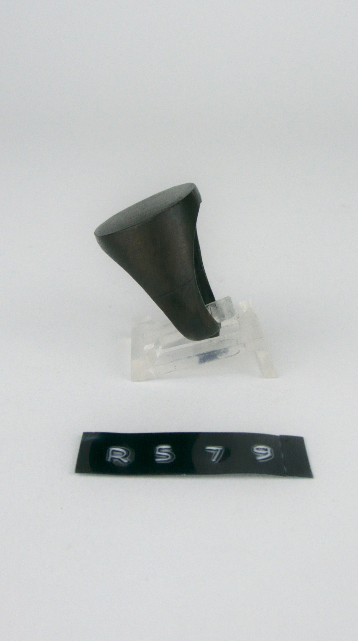 R 579