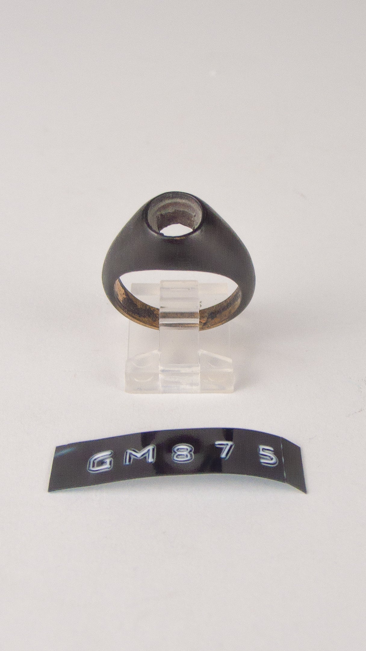 GM 875