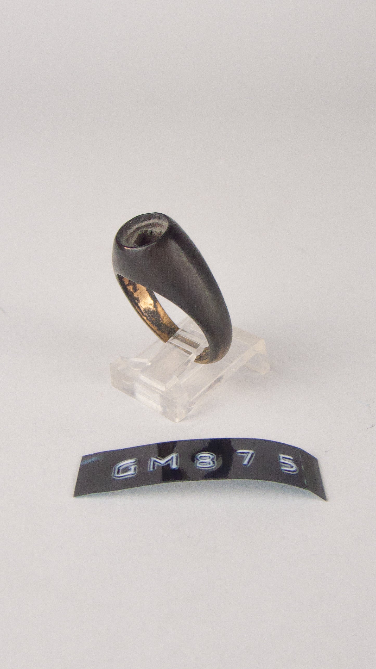 GM 875