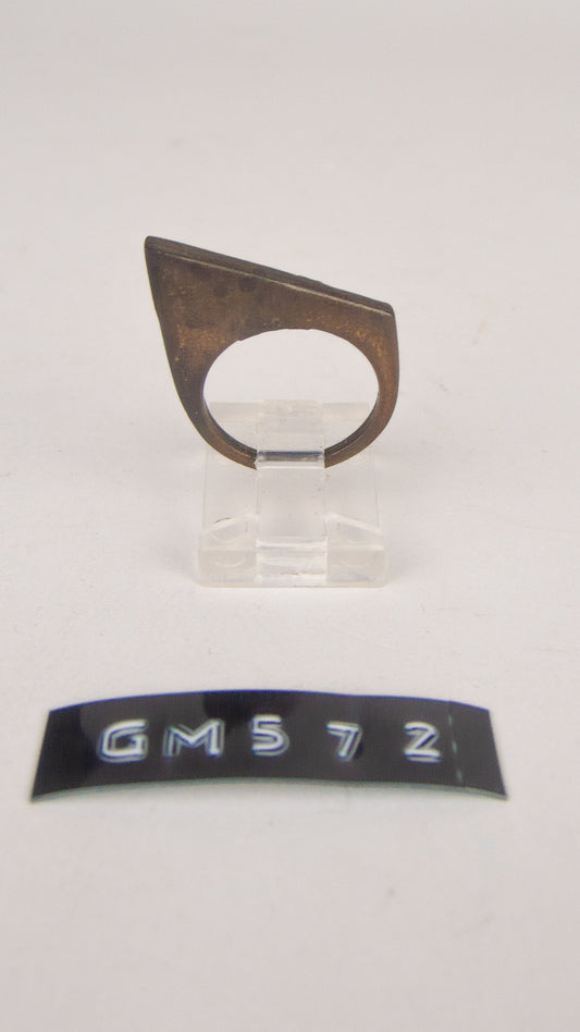 GM 572