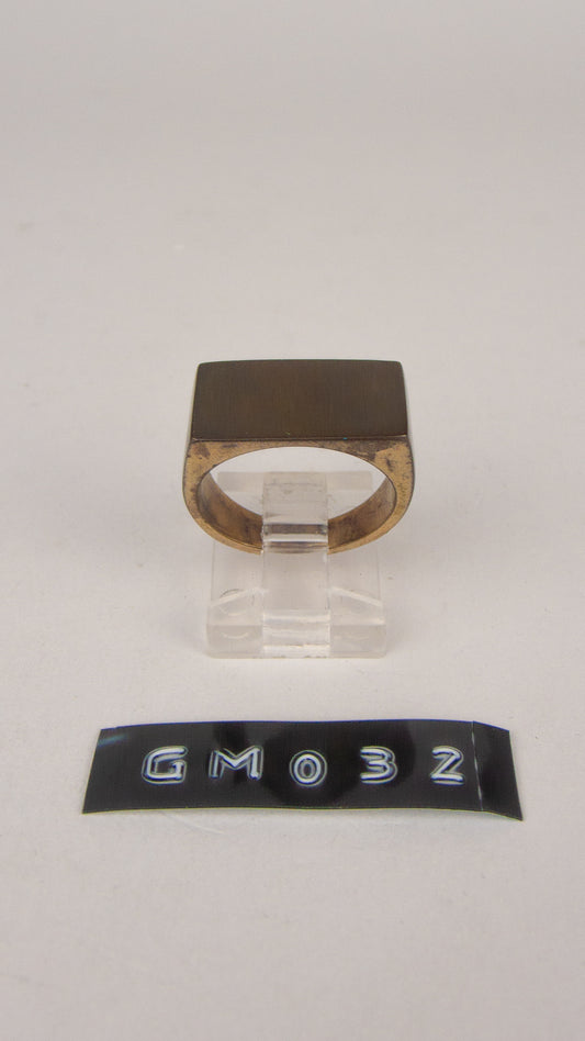 GM 032