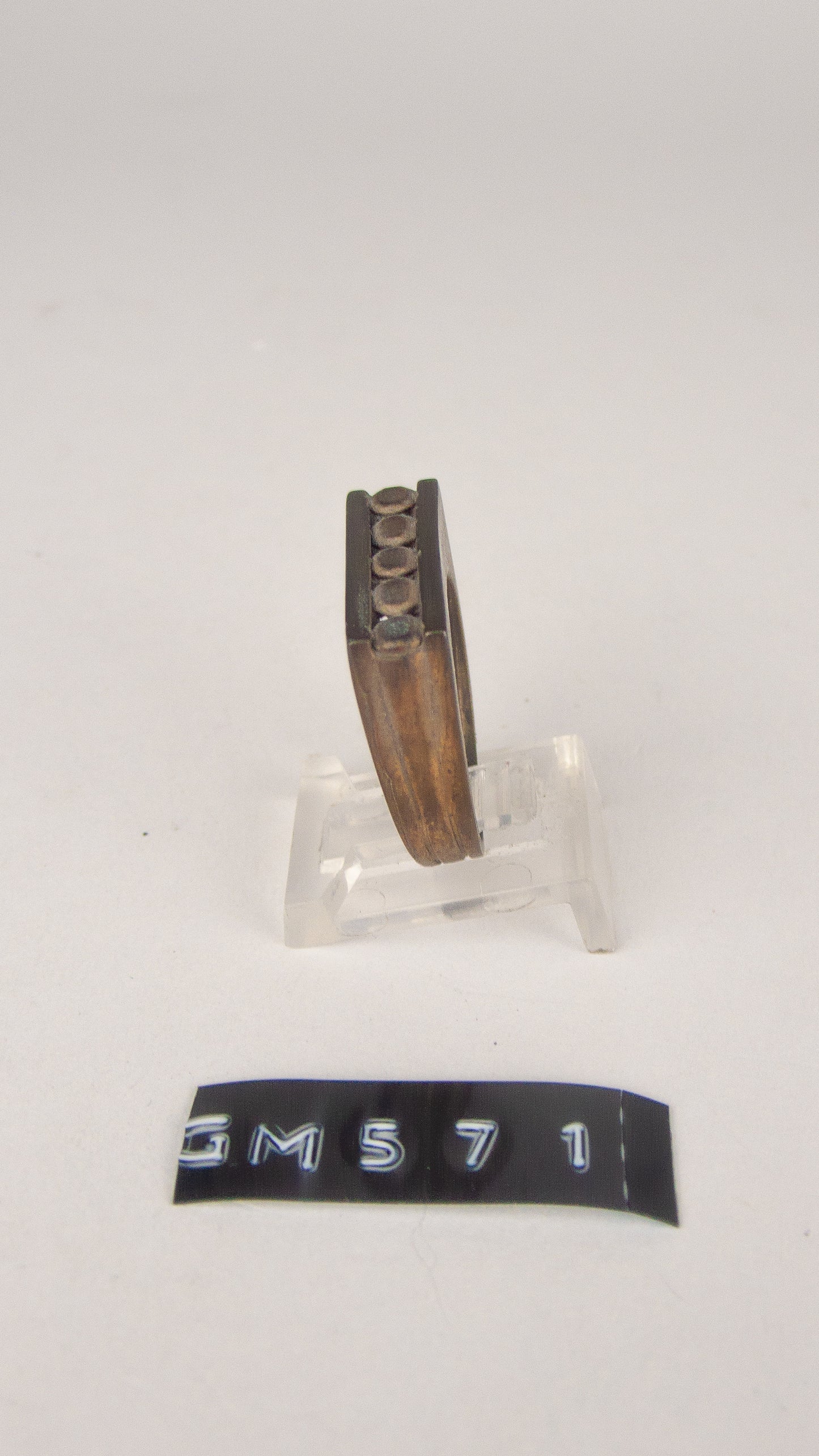 GM 571