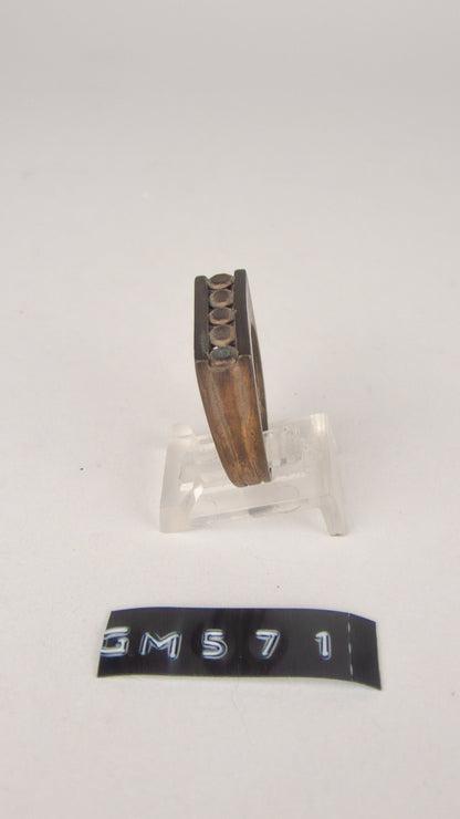 GM 571