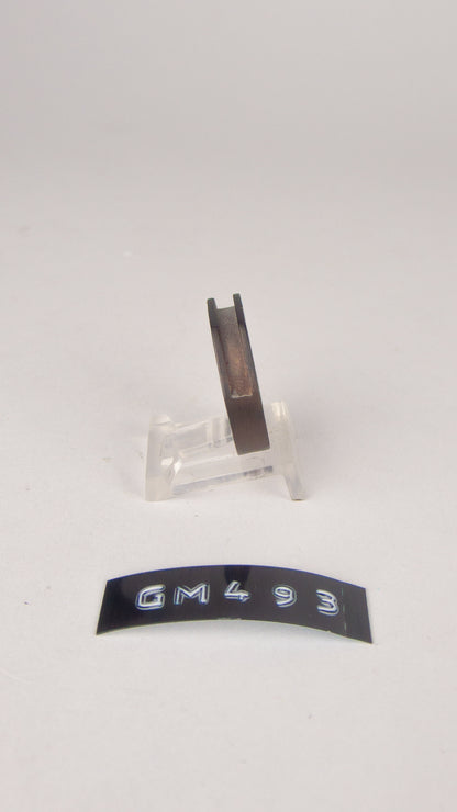 GM 493