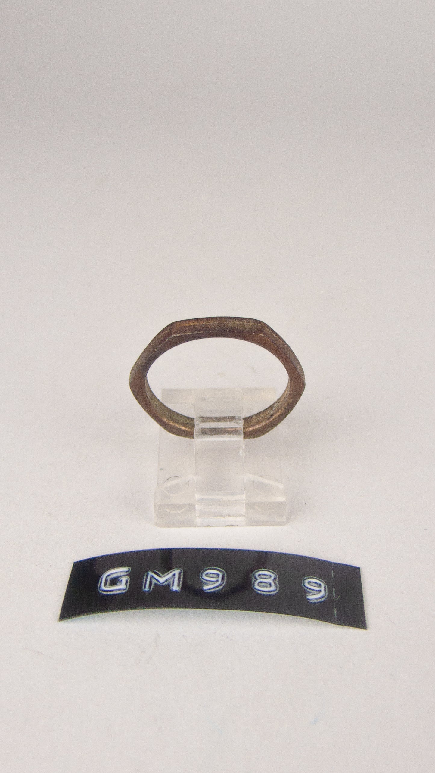 GM 989