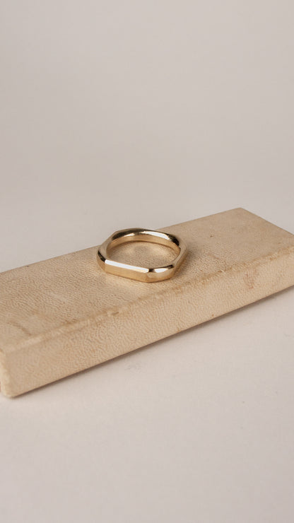 Bevel Band 10k Yellow