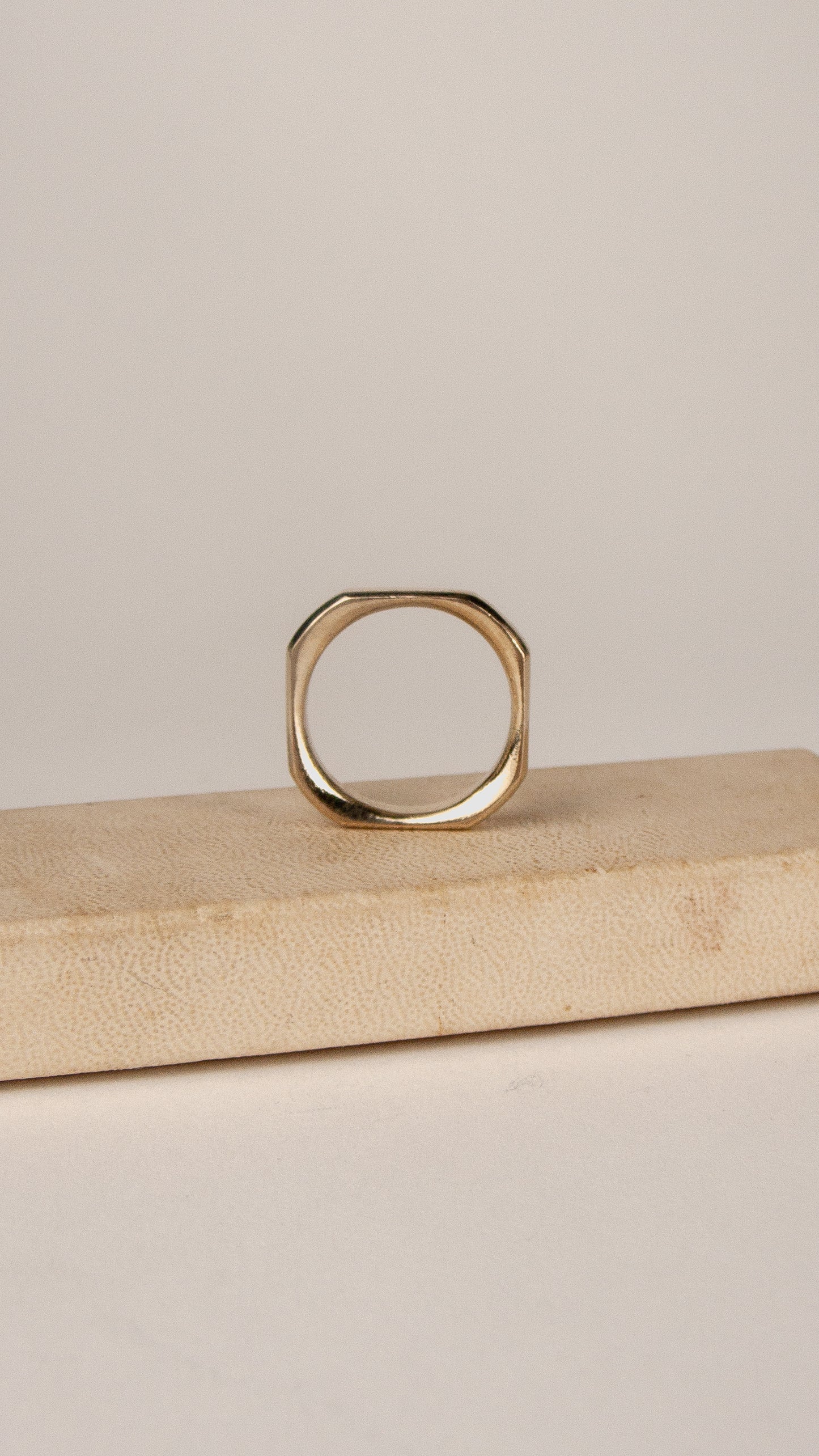 Bevel Band 10k Yellow