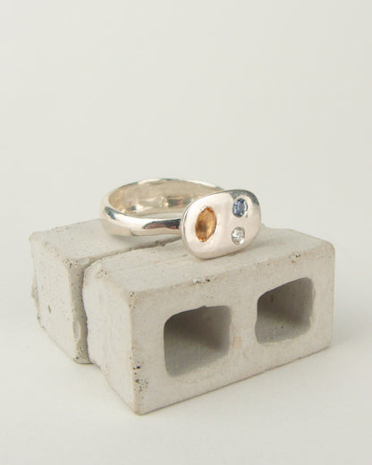 Gemmy Lifted Signet RIng