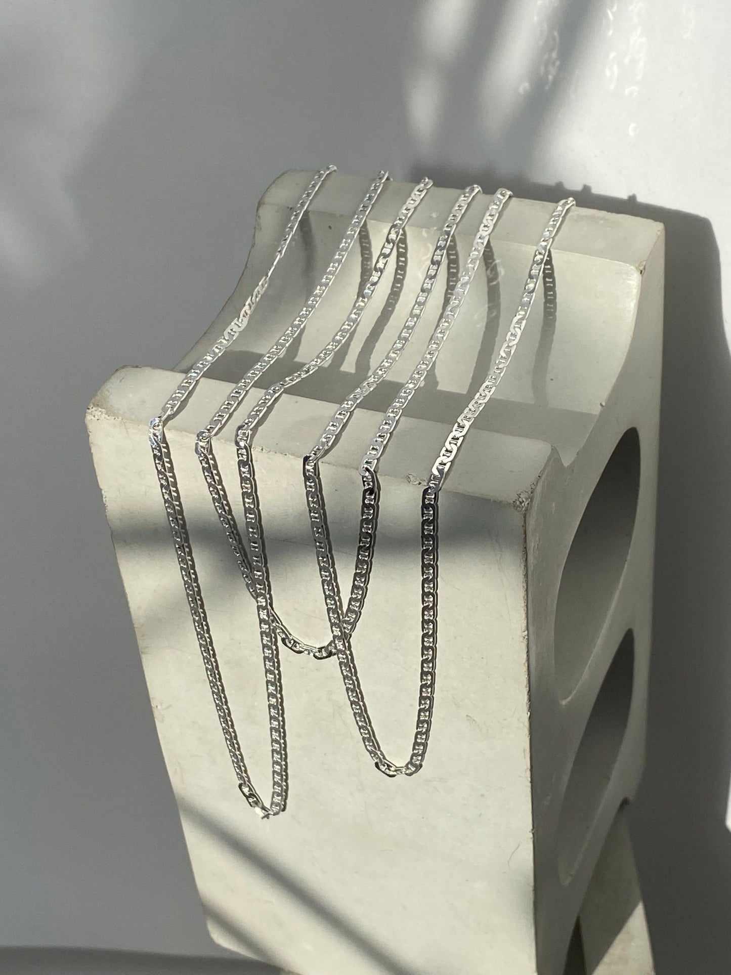 Flat and Graphic Anchor Chain